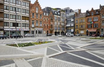 Place Docteur Schweitzer à Berchem-Sainte-Agathe