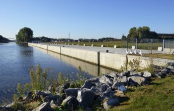 Mur de quai à Pecq
