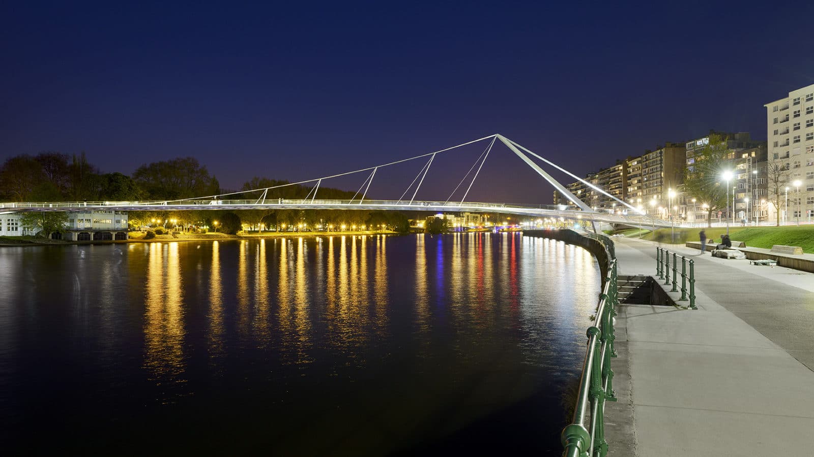“La belle Liégeoise” pedestrian and cycle bridge