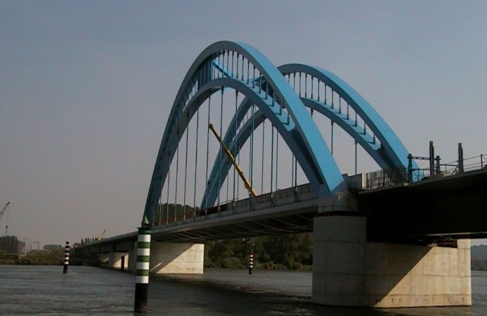 Mondragon viaduct